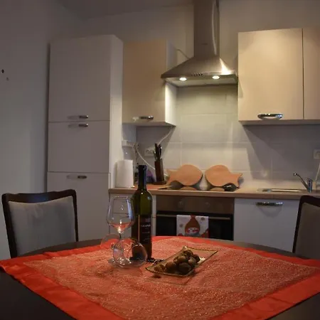 Apartment Skender 3* *