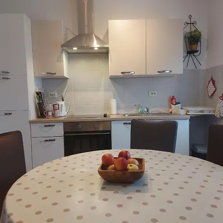 Apartment Skender 3* *